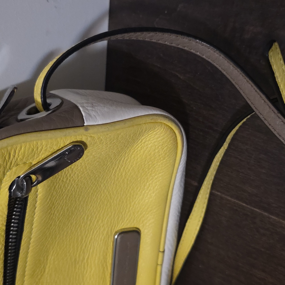 Marc by Marc Jacobs Two-Tone Yellow and Cream Shoulder Bag - Picture 6 of 8